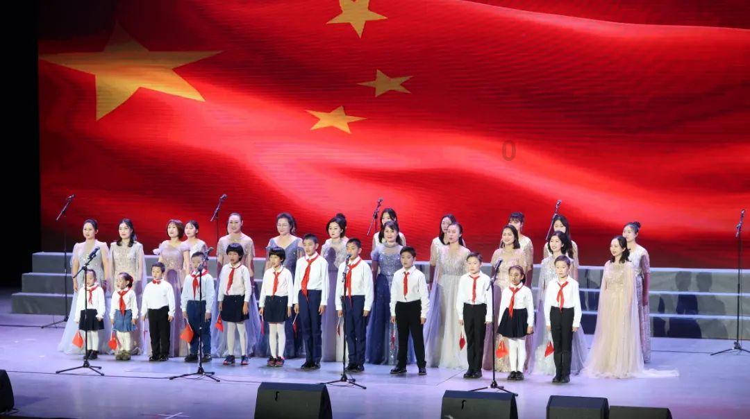 迈尼昂再谈种族歧视：整个系统都需要负责，看台的沉默者也是帮凶